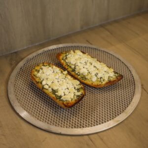 Pan de ajo con queso de cabra